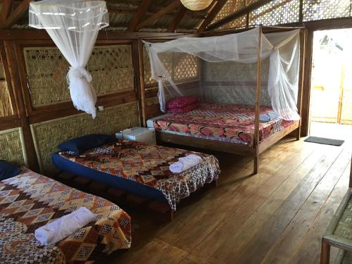 Beach Hut by S.A.R. in Wula Waiijelu