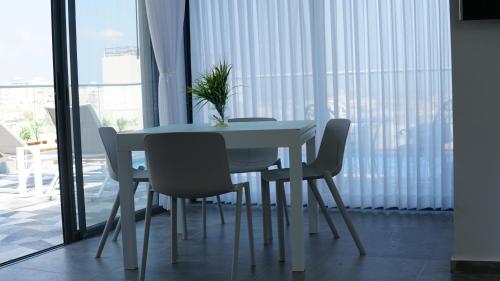 Luxury Rooftop Apartment in Netanya 5