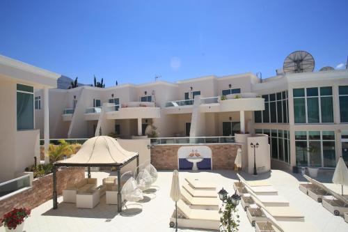 Flamingo Suites Boutique Hotel - image 7