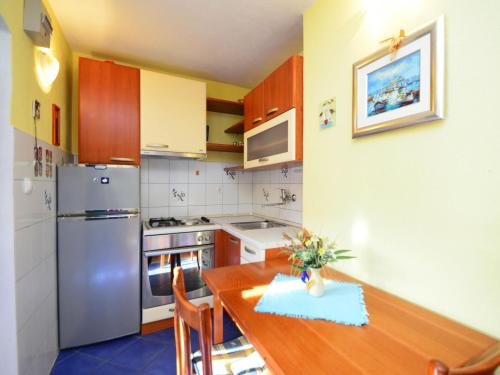  Apartment Viktorija.1 in Seget Vranjica