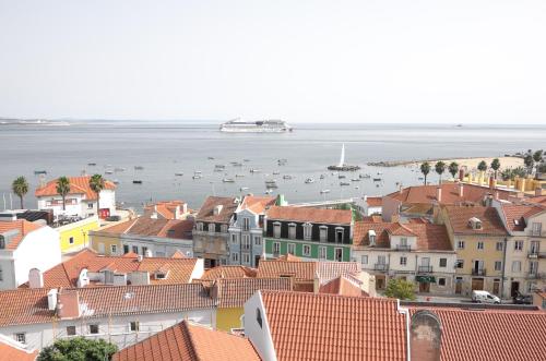  Ocean View Suite, Unterkunft in Paço de Arcos