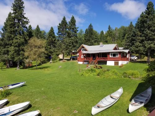 Kan-à-Mouche Pourvoirie Auberge et Chalets