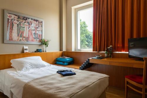 Double Room with French Bed