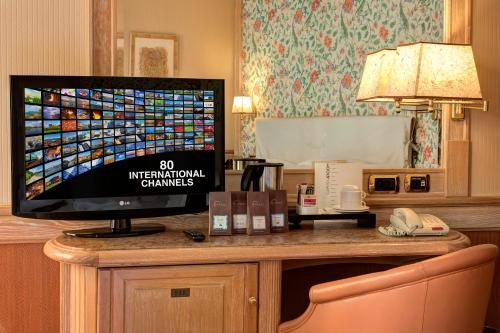 Hotel Capitol - image 8