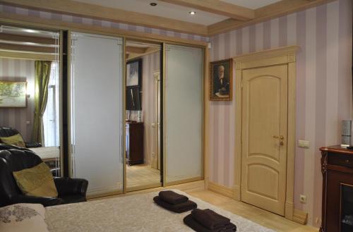 Apartment with Balcony image 6
