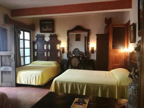 Standard Triple Room image 3