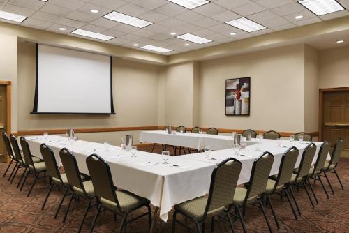 Country Inn & Suites by Radisson, Mankato Hotel and Conference Center, MN