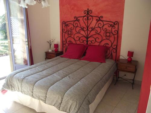 Domaine des cigales, chambre d'hôtes chambre d'hôte Saint-Avit