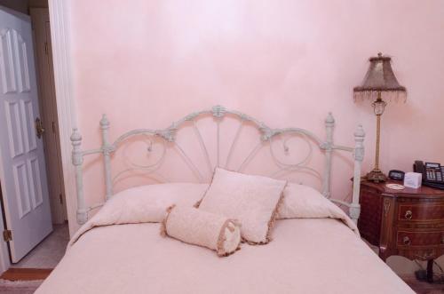 Azalea Room
