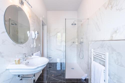 3110 ArtHotel - image 5