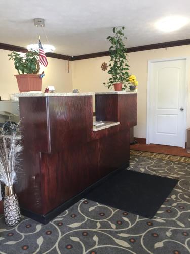 Budget Inn - Farmington