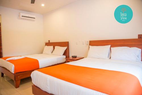 2 double beds