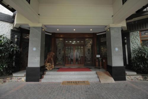 Azana Sapta Nawa Budget Hotel