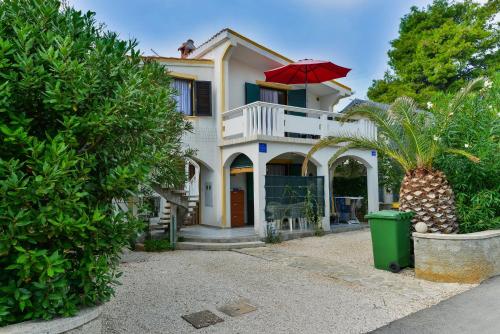  Apartment Milobara, Unterkunft in Vir