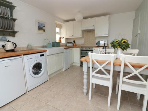 Pebble Cottage Penzance - main image