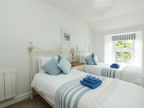 Pebble Cottage Penzance - image 2