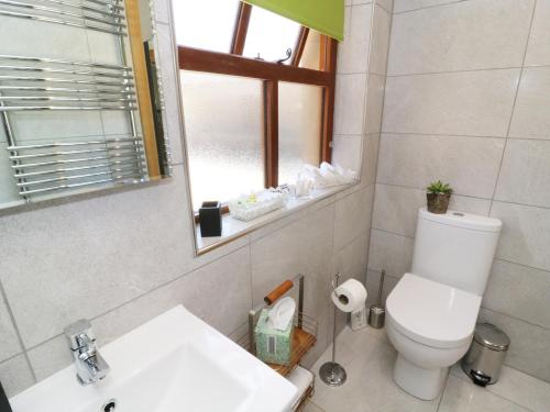Sunnybrook Cottage Clitheroe - image 7