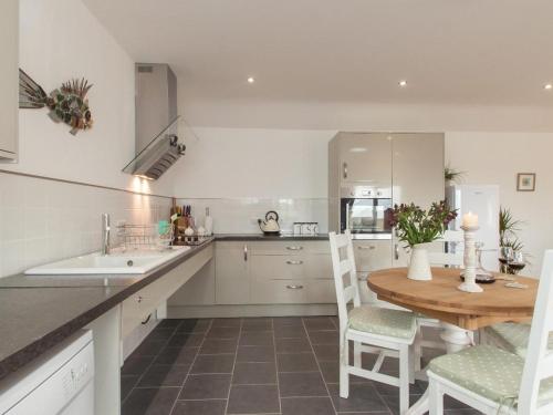 Fritillary Cottage HOLSWORTHY - image 9