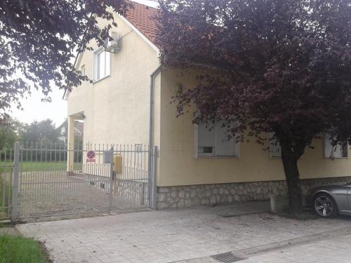  Kuća Villa Lenije, Unterkunft in Vinkovci