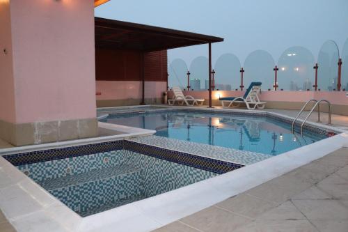 Dolphin Hotel Apartments - image 2