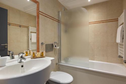 Bathroom, Araucaria Hotel & Spa in La Plagne