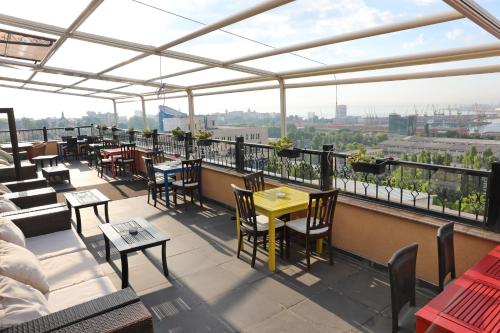 Hotel Ten Constanta - image 2