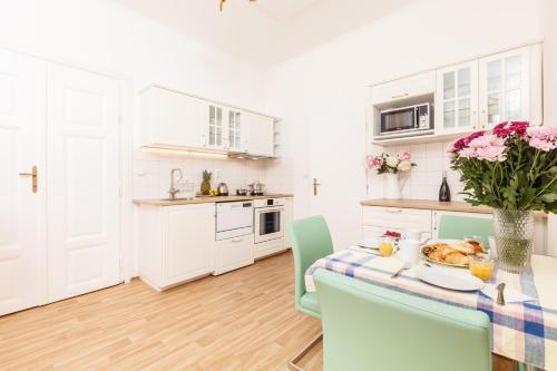 Prague Siesta Apartments - image 10