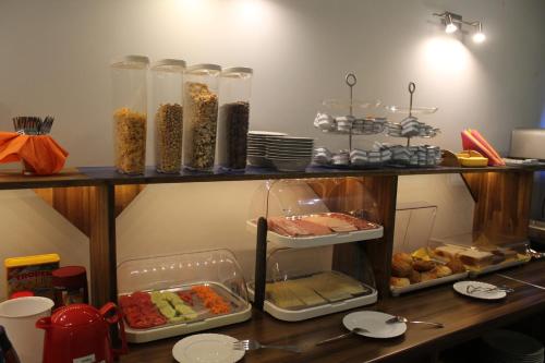 City Lounge Hotel - image 2