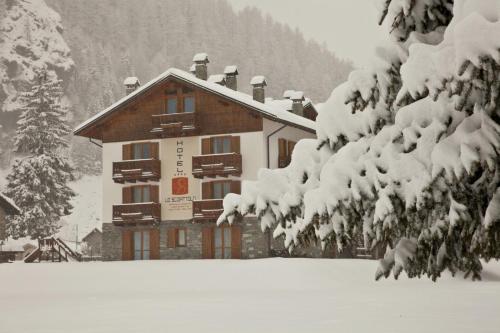 Hotel Lo Scoiattolo - Gressoney-La-Trinité