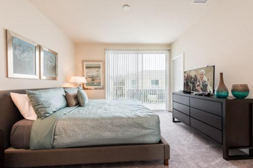 Three-Bedroom at Serenity III - image 6