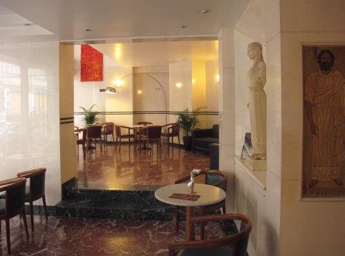 Evripides Hotel - image 5