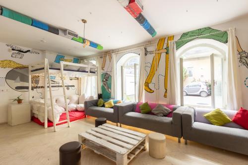 Pub/salong, Whole Wide World Hostel in Zagreb