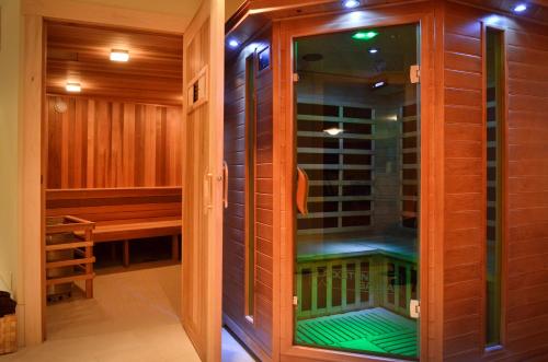 ซาวน่า, Tyax Lodge & Heliskiing in โกลด์ บริดจ์(บริติช โคลัมเบีย)