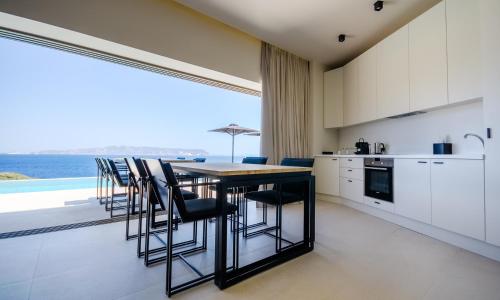 161657271 Milos Cove