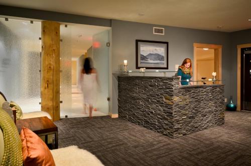 สปา, Tyax Lodge & Heliskiing in โกลด์ บริดจ์(บริติช โคลัมเบีย)