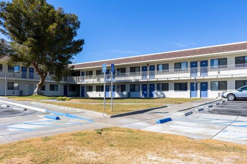 Motel 6-Mojave, CA