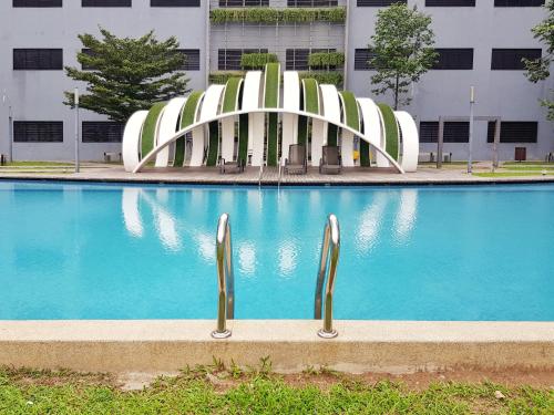 No.5 The Mint @ Puchong center near IOI Mall No.5 The Mint @ Puchong center near IOI Mall