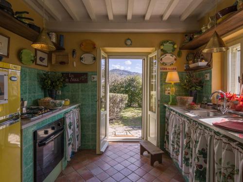 Cozy Villa in Cortona Tuscany with Private Pool - image 4
