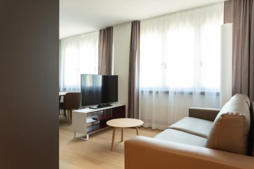 EMA House Serviced Apartments Superior Downtown - image 7