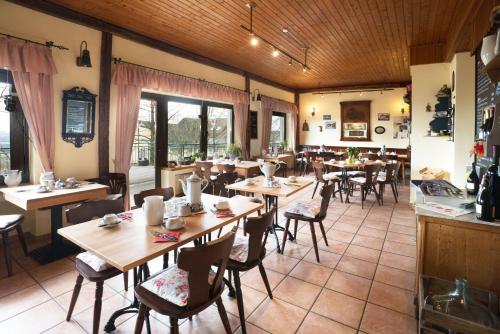 Ēdiens un dzērieni, Gasthaus Zur Burgschanke in Aremberga