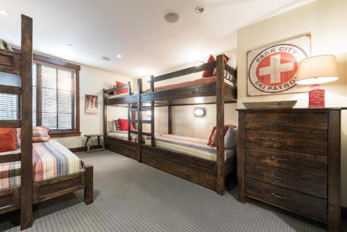 Silver Star #04 - 6 Bed Cottage - image 5