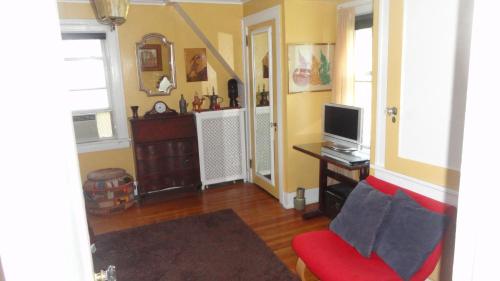 The Red Rooster in White Plains