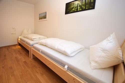 AT 140-13 - Four Room apartment with balcony