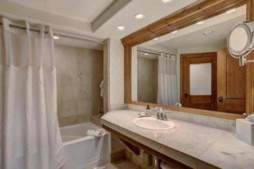 Austria Haus Hotel - image 3