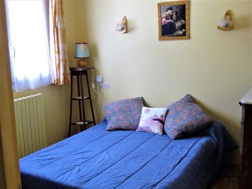 1 double bed, 1 twin bed, 1 sofa bed