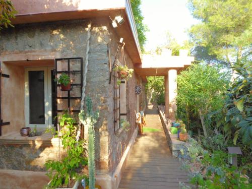 Exterior view, Rifugio Storico sul Mare in La Baumette