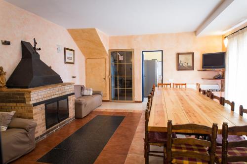 設施, Can Serrallonga in 卡莫斯