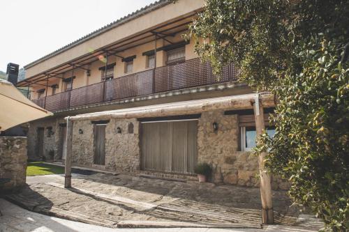  Can Serrallonga in Camós