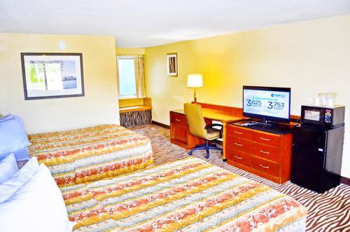 Közös társalgó / TV, Flagship Inn & Suites in Groton (Connecticut)