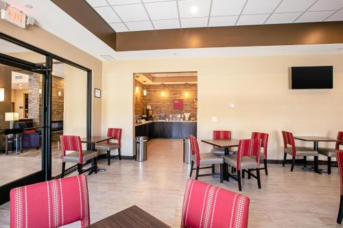 อาหารและเครื่องดื่ม, Comfort Suites Fishkill near Interstate 84 in ฟิชคิลล์ (NY)